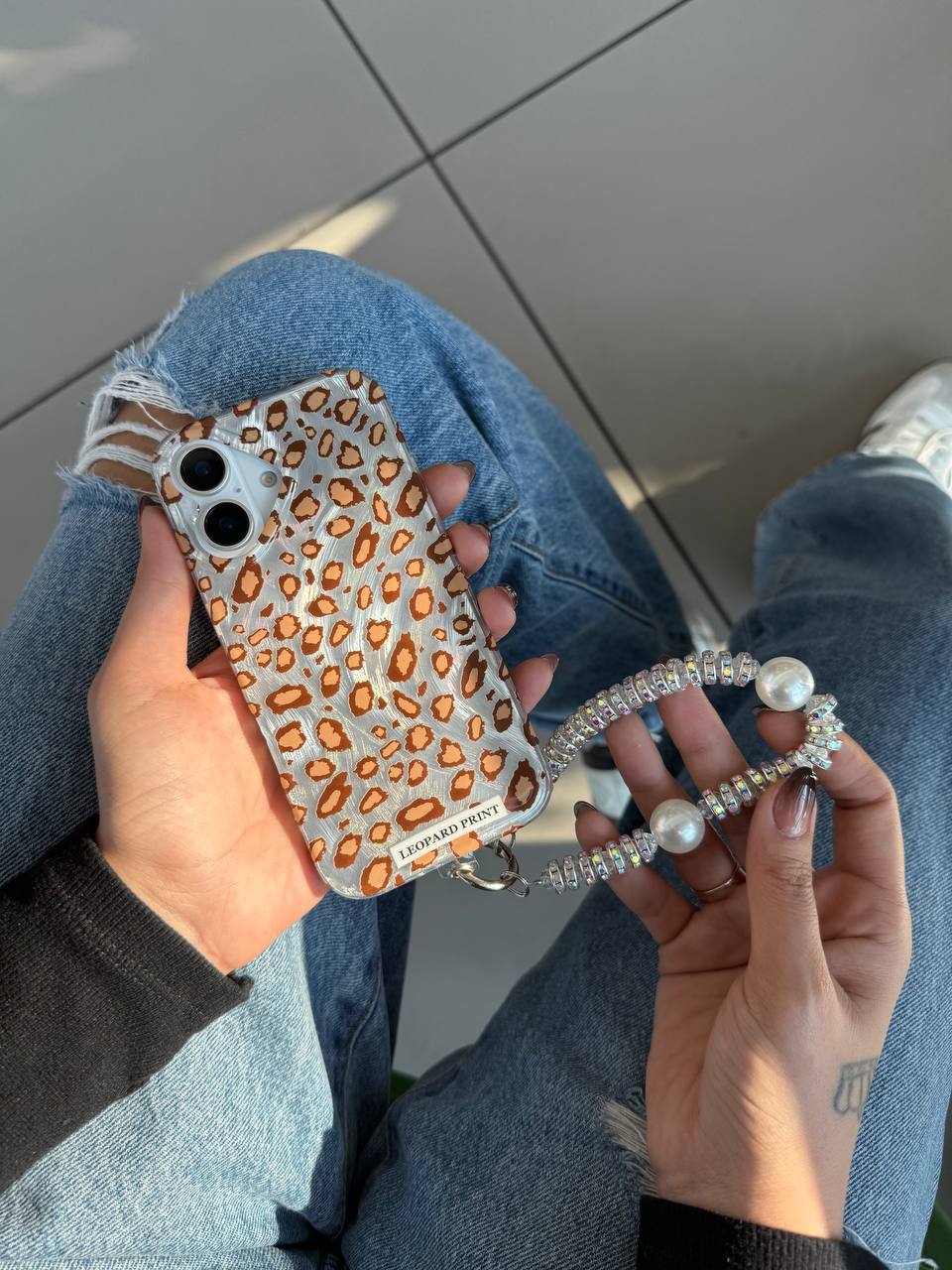 قاب آیفون پلنگی با آویز