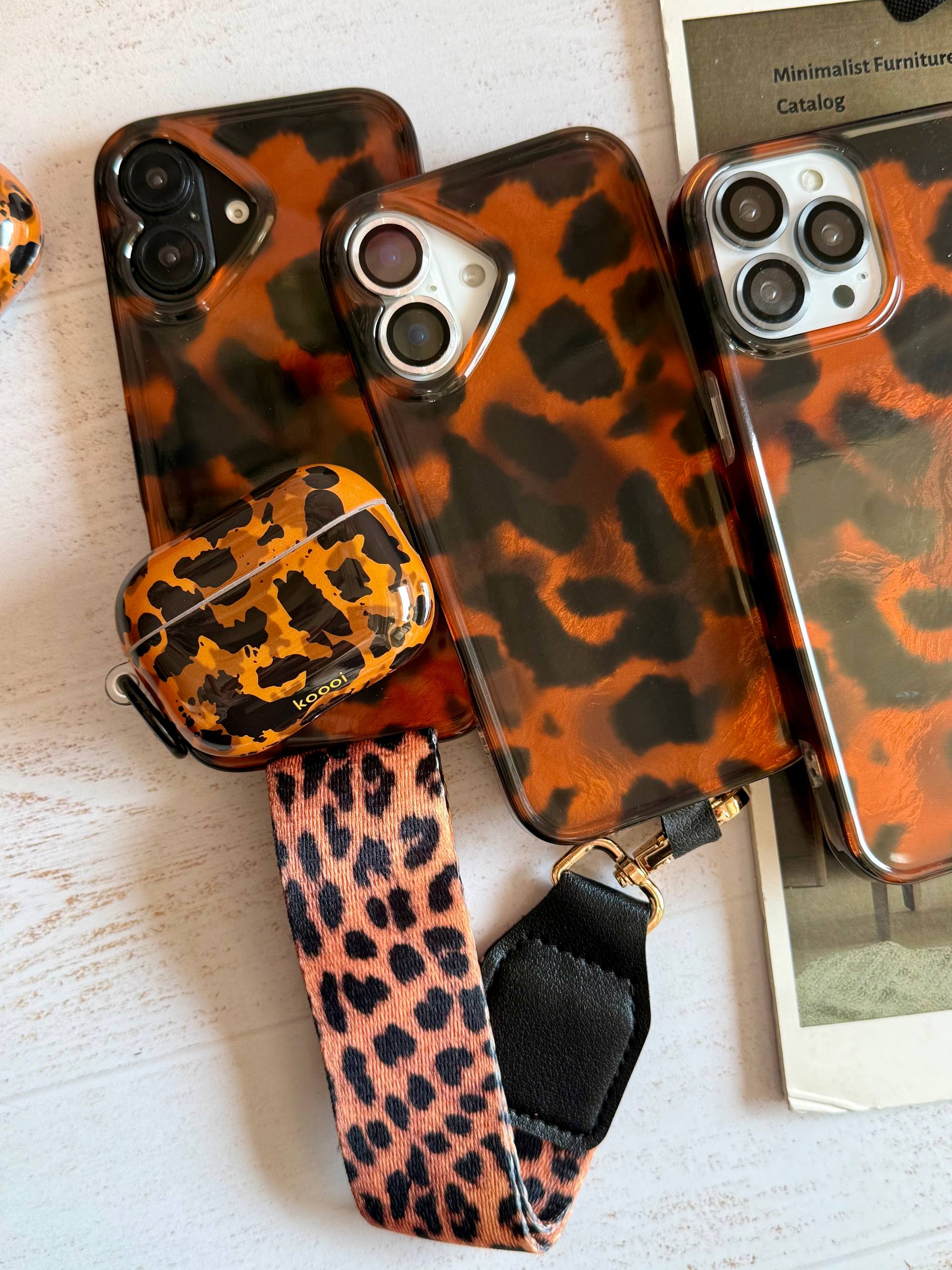 Leopard flame cover airpod