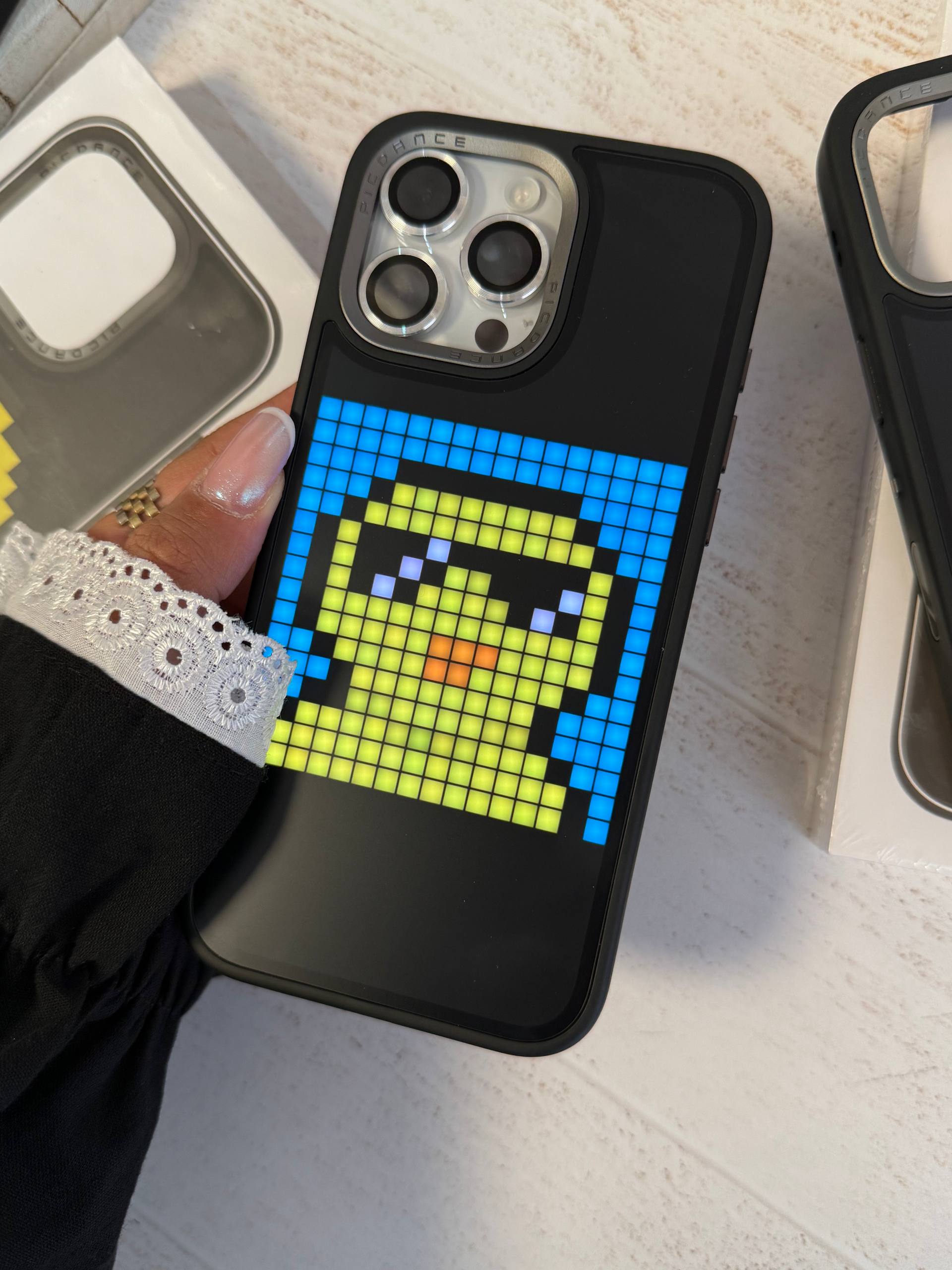 قاب ال ای دی دار