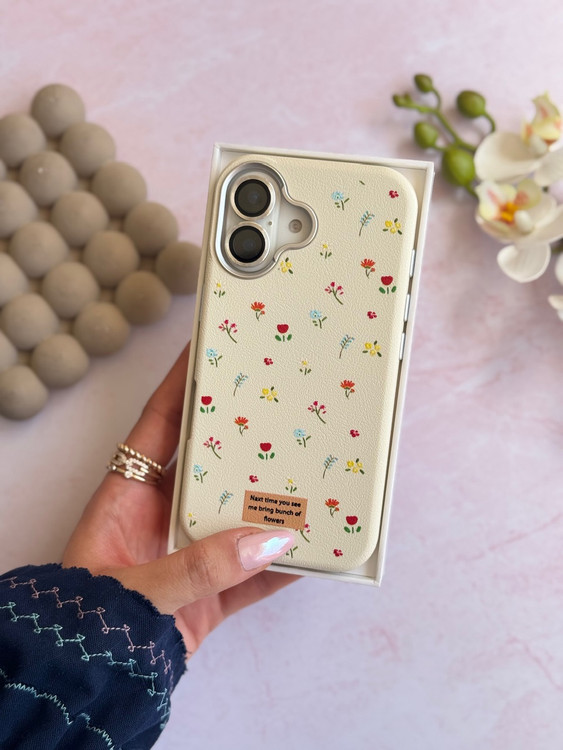 لایه داخلی موکتی نرم قاب آیفون جهت جلوگیری از خط و خش بدنه گوشی