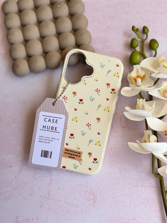 نمای نزدیک قاب آیفون طرح گل ریز چرمی با کیفیت دوخت بالا