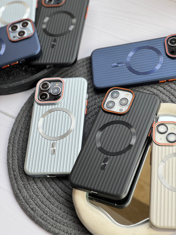 خرید قاب آیفون Orange Line کرکره ای مگسیف دار مشکی