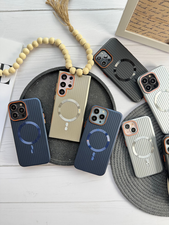 بهترین قاب ضد ضربه آیفون Orange Line کرکره ای مگسیف دار مشکی